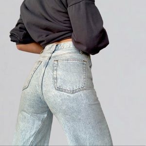 Abercrombie & Fitch High Rise Wide Leg Crop Jeans